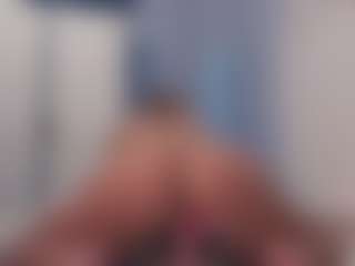 aneelory MILF webcam performer live streaming