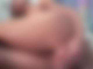 Live cam show with aneelory - Blonde Hair Curvy on Free Soda