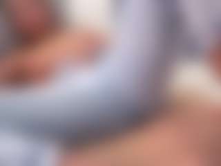 aneelory MILF webcam performer live streaming