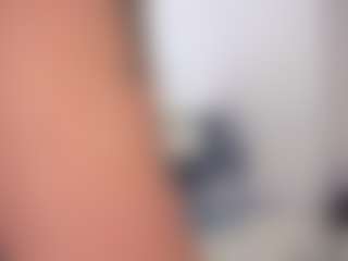 aneelory MILF webcam performer live streaming