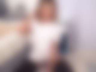 aneelory MILF webcam performer live streaming