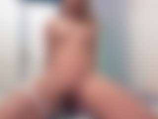 aneelory MILF webcam performer live streaming