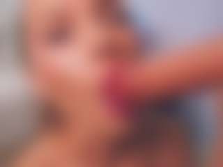 aneelory MILF webcam performer live streaming