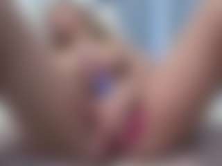 aneelory MILF webcam performer live streaming