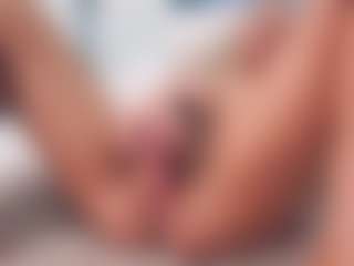 Live cam show with aneelory - Shaved Pussy MILF on Camsoda