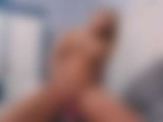 aneelory MILF webcam performer live streaming