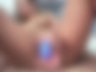 aneelory MILF webcam performer live streaming