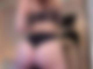 Live cam show with MonicaVii - Thin on xDating