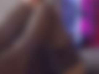 Live cam show with SellaShinee - Cbt on chickslive.net