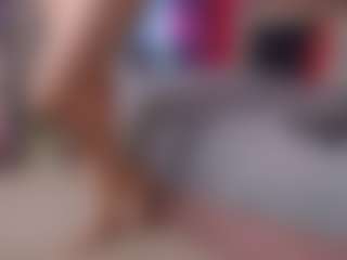 Live cam show with SellaShinee - Interactivetoy on livesuperchat.net