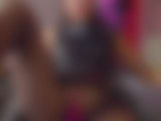 Live cam show with SellaShinee - Slave on crypto-cams