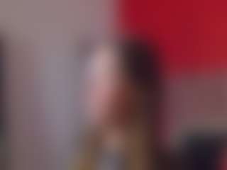 Live cam show with SellaShinee - Striptease Teen (18+) on Uber Horny