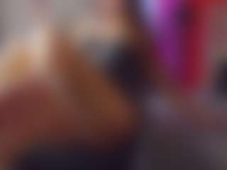 Live cam show with SellaShinee - Skinny on Milfs Live