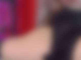 Live cam show with SellaShinee - Interactivetoy on Camsoda
