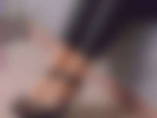 Live cam show with SellaShinee - Skinny on https://playwithruby.com