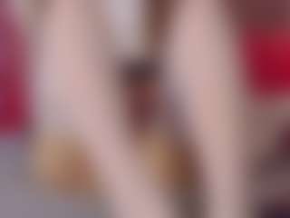 Live cam show with SellaShinee - Interactivetoy on Hubzter Live