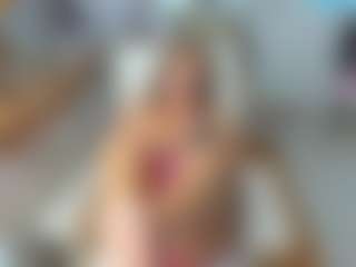 Live cam show with KarenHotMilf - Red Hair on xDating