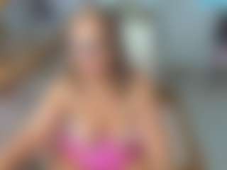 Live cam show with KarenHotMilf - Camel Toe on fapnchat