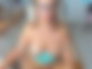 KarenHotMilf's Live Sex Cam Show