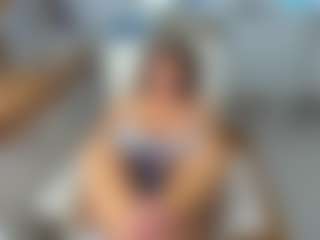 Live cam show with KarenHotMilf - Camel Toe on fapnchat