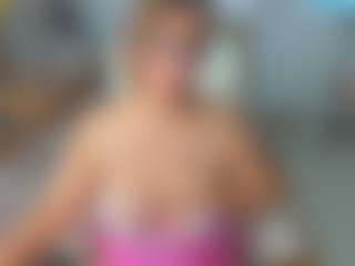 Live cam show with KarenHotMilf - Granny on Hubzter Live