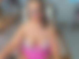 Live cam show with KarenHotMilf - Bikini on googirlz