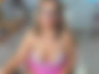 Live cam show with KarenHotMilf - Smoking on fapnchat