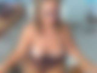 KarenHotMilf's Live Sex Cam Show
