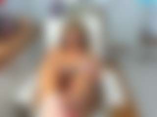 Live cam show with KarenHotMilf - Sexwebcam MILF on CamwithHer