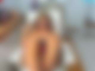 KarenHotMilf's Live Sex Cam Show