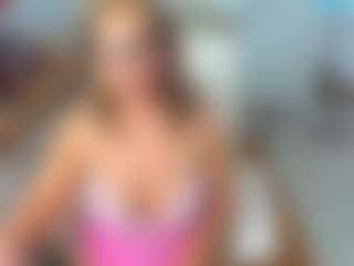 KarenHotMilf's Live Sex Cam Show