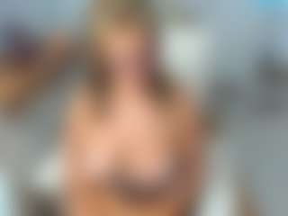 KarenHotMilf MILF webcam performer live streaming
