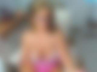 Live cam show with KarenHotMilf - Middle Aged on Camsoda