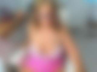 KarenHotMilf's Live Sex Cam Show
