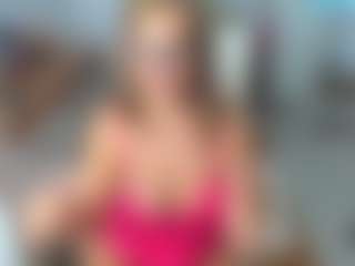 KarenHotMilf's Live Sex Cam Show