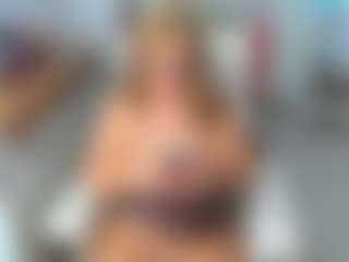 KarenHotMilf's Live Sex Cam Show