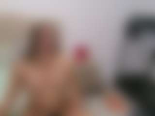 Live cam show with Anafit4you - Striptease MILF on livesexfox.com