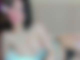 Live cam show with Tune-Godness - Green Eyes on Camiplay Live