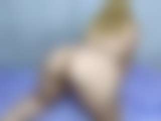 Live cam show with white_doll - Facial on madthumbs