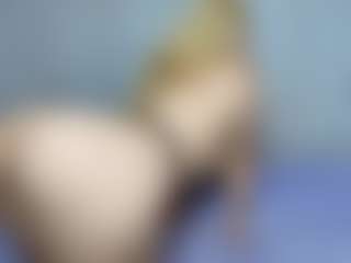 Live cam show with white_doll - Dirty Talk on Hubzter Live