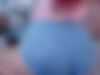 Live cam show with Hanny - Brown Eyes Red Hair on Camming Site
