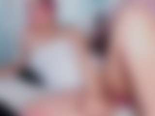 Live cam show with Hanny - Red Hair on StripNow