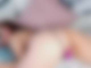 Live cam show with Hanny - Facial Piercings on CamClone