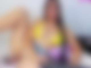 Live cam show with lisa - Colombian on Camming Site