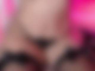Live cam show with Sara Martin - Curvy on madthumbs