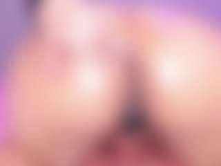 Live cam show with VanessaKalo - Shaved Pussy on Adult Interactions