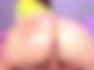 Live cam show with VanessaKalo - Tease on TeamSkeetLive