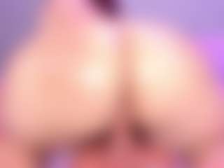 Live cam show with VanessaKalo - Dildo on CamClone