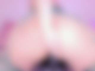 Live cam show with VanessaKalo - Fingering MILF on Camming Site