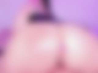 Live cam show with VanessaKalo - Dildo Or Vibrator on SpunkLive